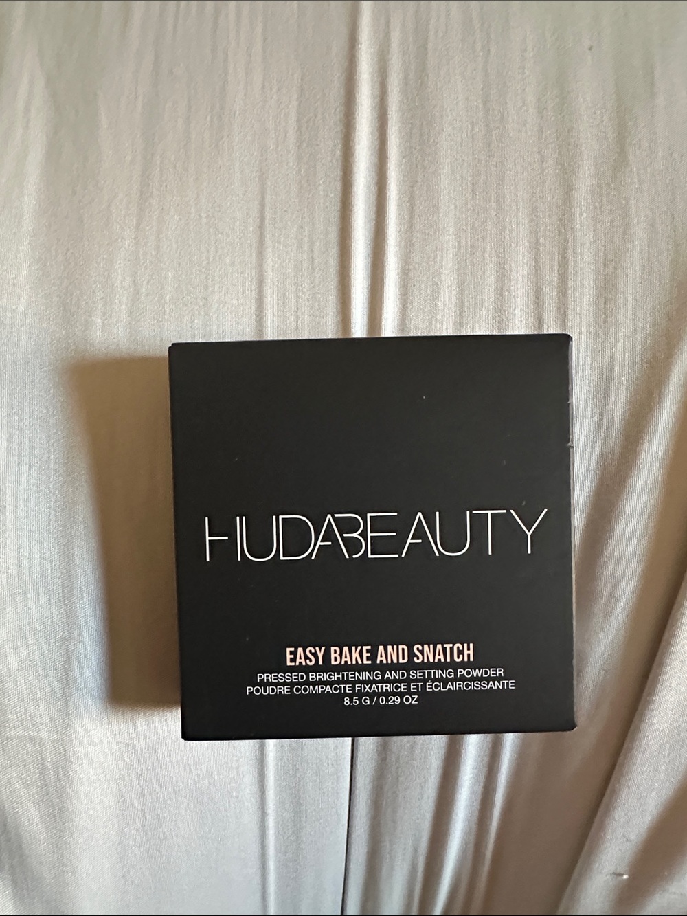 HUDA BEAUTY Easy Bake and Snatch Pressed Setting Powder - Cherry Blossom cake